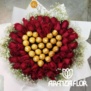 corazon de flores y chocoaltes